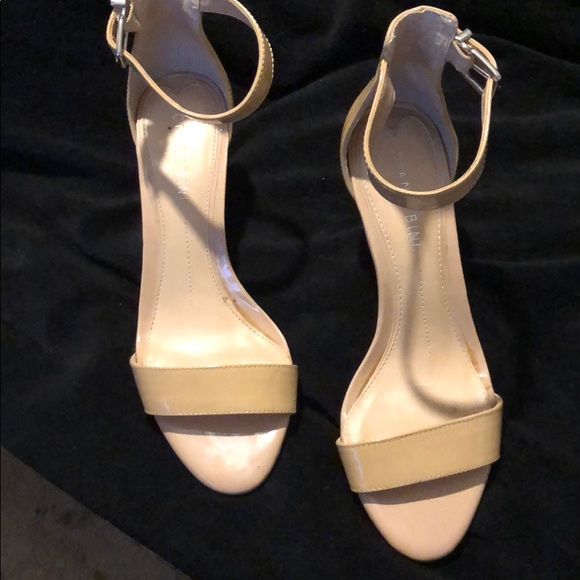 Heels - Picture 2 of 4